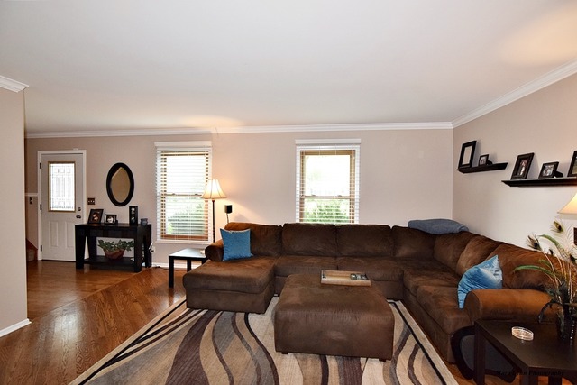 424 Appleton Dr, Batavia, IL 60510 photo 1