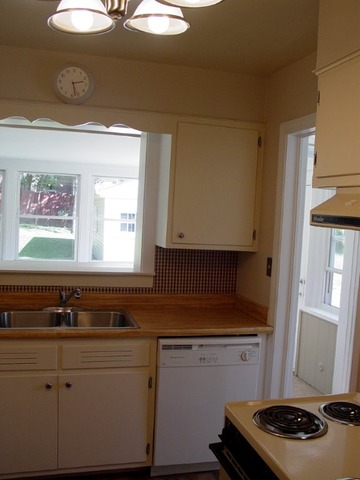 107 S Williston St, Wheaton, IL 60187 photo 2