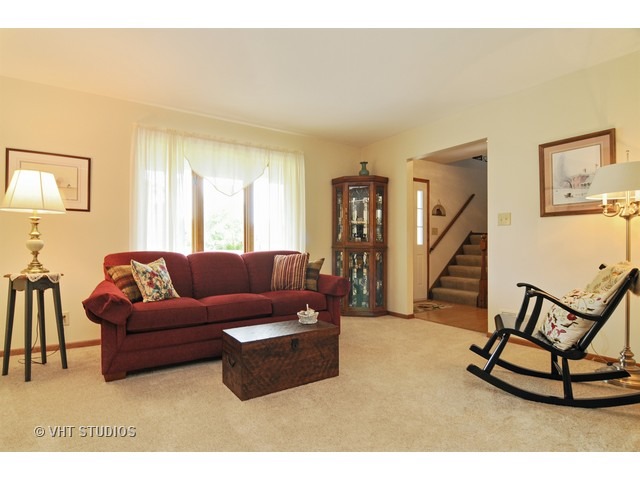 17529 W Hawk Ct, Gurnee, IL 60031 photo 2