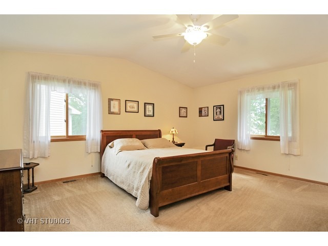 17529 W Hawk Ct, Gurnee, IL 60031 photo 10