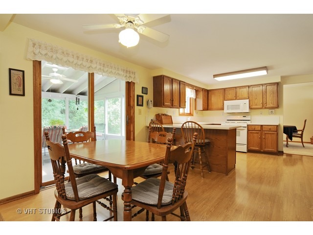 17529 W Hawk Ct, Gurnee, IL 60031 photo 8