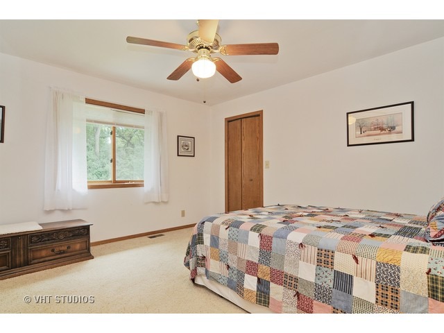 17529 W Hawk Ct, Gurnee, IL 60031 photo 13