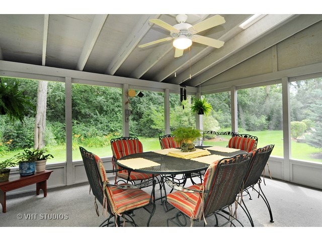 17529 W Hawk Ct, Gurnee, IL 60031 photo 4