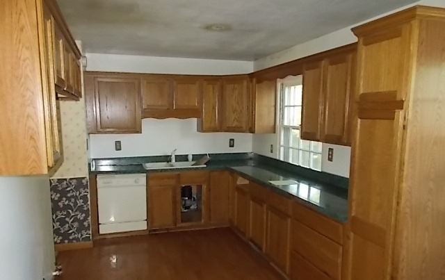 23 Circle East Dr, Montgomery, IL 60538 photo 2