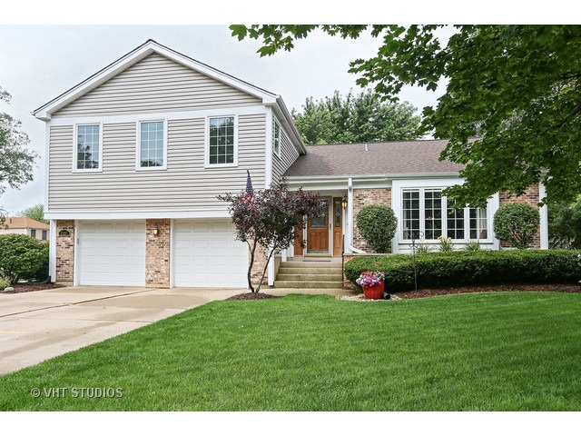 2321 Appleby Ct, Wheaton, IL 60189 photo 1
