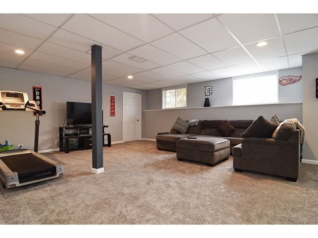 143 Cedarfield Dr, Bartlett, IL 60103 photo 8