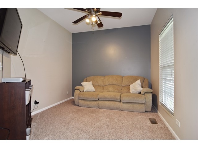 143 Cedarfield Dr, Bartlett, IL 60103 photo 7