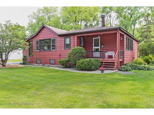 1113 Pine St, Fox River Grove, IL 60021 photo 1
