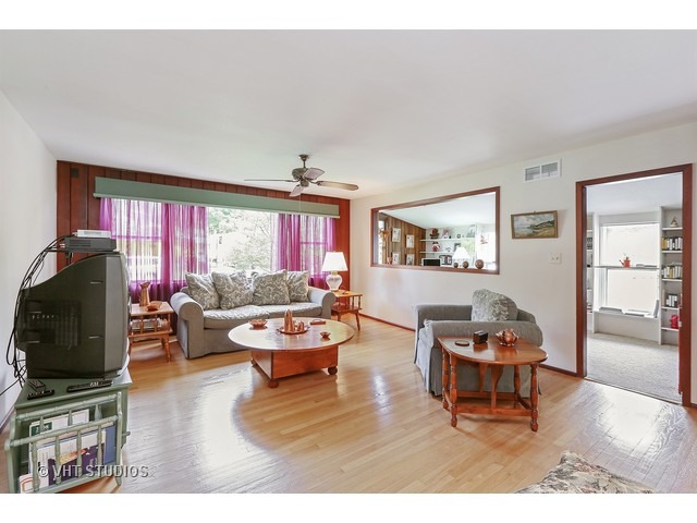 1113 Pine St, Fox River Grove, IL 60021 photo 3