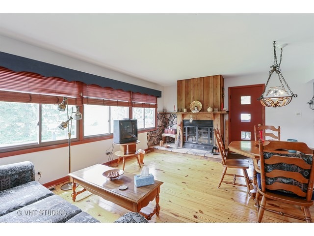 1113 Pine St, Fox River Grove, IL 60021 photo 5