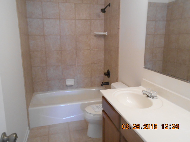 2926 Kelly Dr, Elgin, IL 60124 photo 8