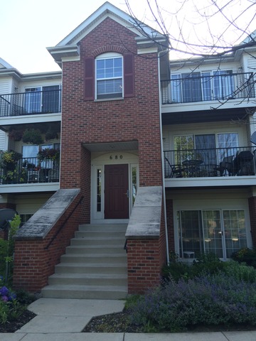 680 Mill Cir #105, Wheeling, IL 60090 photo 1