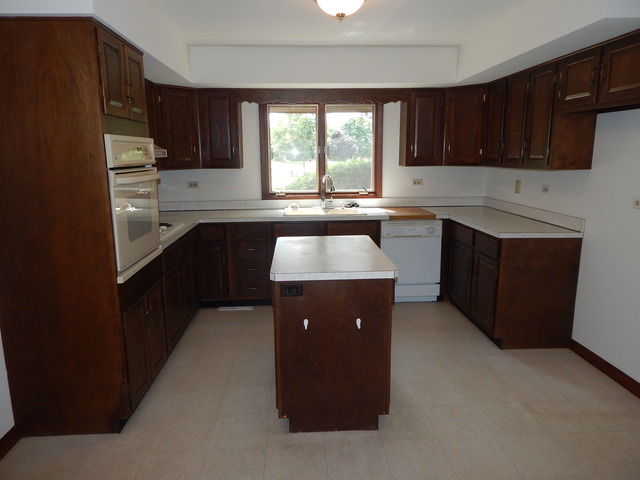 220 Surrey Rd, Bartlett, IL 60103 photo 7