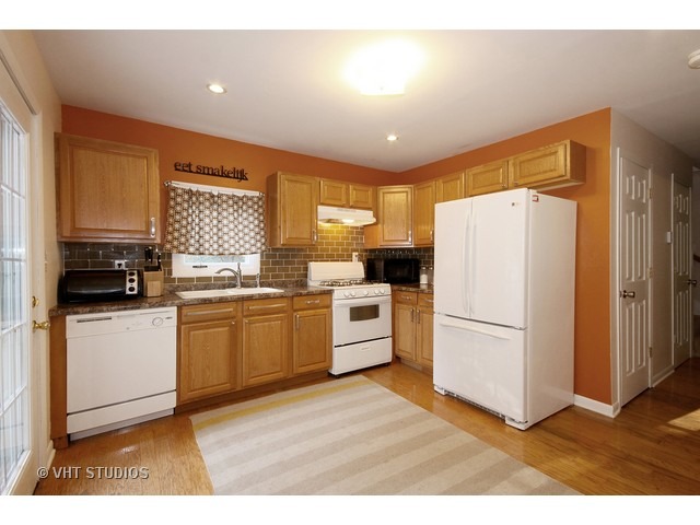 5524 Middaugh Ave, Downers Grove, IL 60516 photo 4