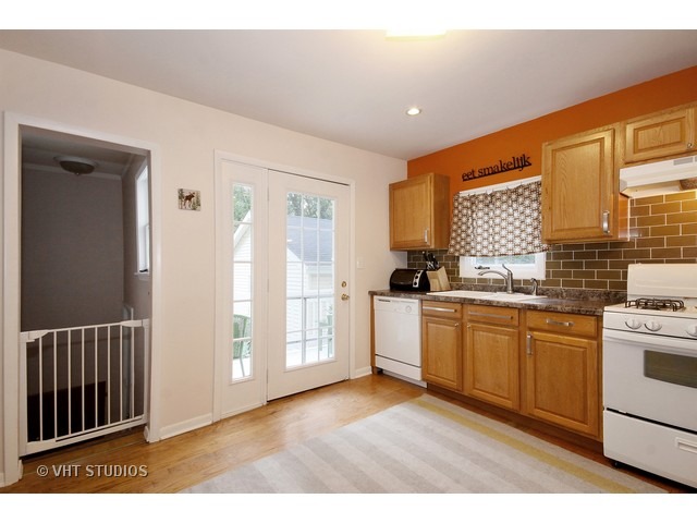 5524 Middaugh Ave, Downers Grove, IL 60516 photo 3