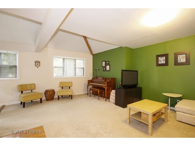 5524 Middaugh Ave, Downers Grove, IL 60516 photo 2