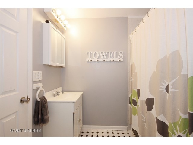 5524 Middaugh Ave, Downers Grove, IL 60516 photo 12