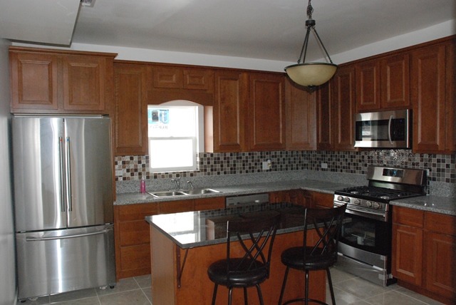 321 E 9th St, Lockport, IL 60441 photo 3