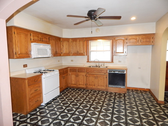 7412 W 58th Pl, Summit Argo, IL 60501 photo 3
