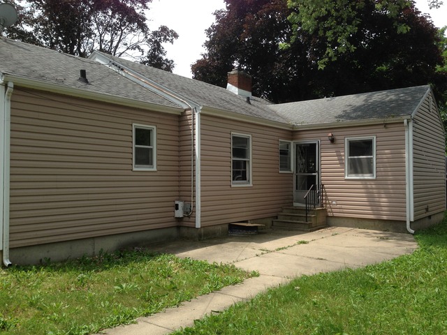 924 Windsor Ave, Aurora, IL 60505 photo 1