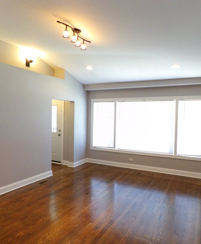 212 E 89th Pl, Chicago, IL 60619 photo 2
