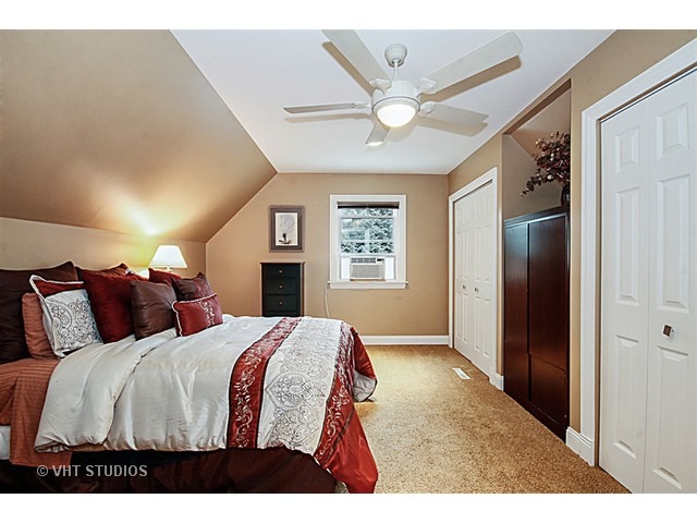 6231 S Bentley Ave, Willowbrook, IL 60527 photo 10