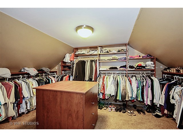 6231 S Bentley Ave, Willowbrook, IL 60527 photo 9