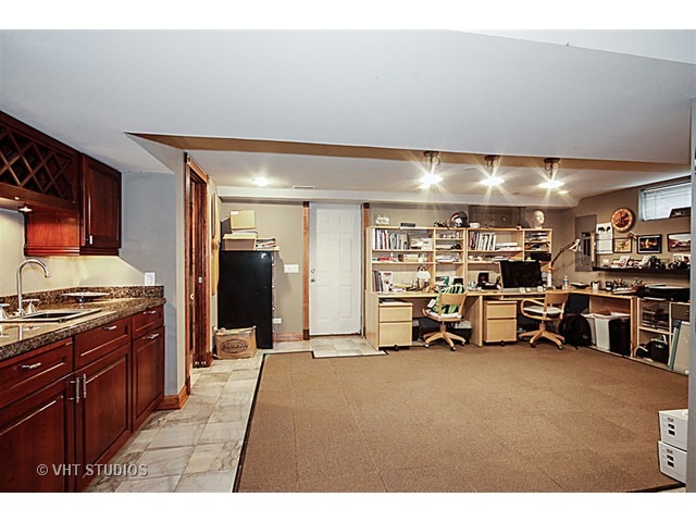 6231 S Bentley Ave, Willowbrook, IL 60527 photo 13