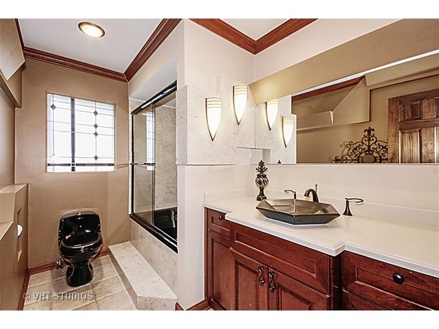 6231 S Bentley Ave, Willowbrook, IL 60527 photo 6