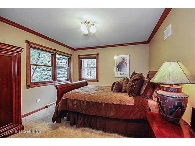 6231 S Bentley Ave, Willowbrook, IL 60527 photo 11