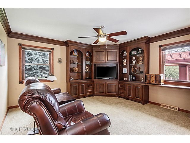 6231 S Bentley Ave, Willowbrook, IL 60527 photo 12