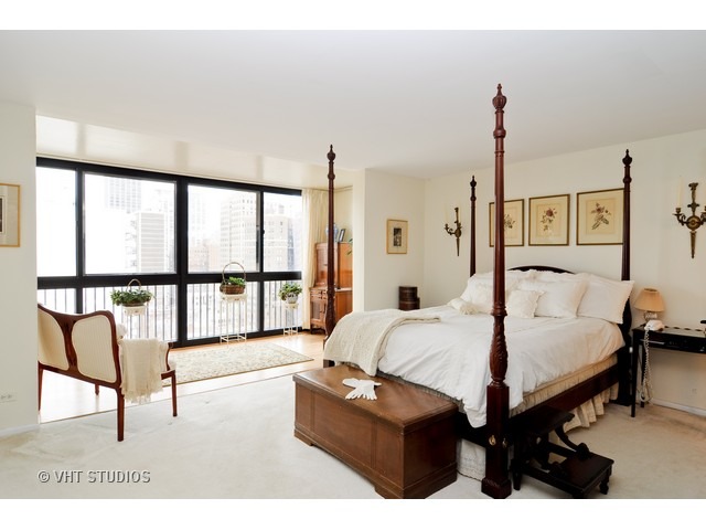 1 E Schiller St #18A, Chicago, IL 60610 photo 7