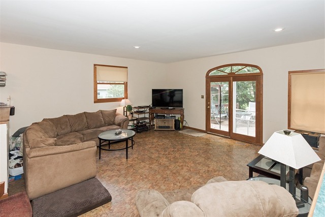 1339 White St, Des Plaines, IL 60018 photo 4