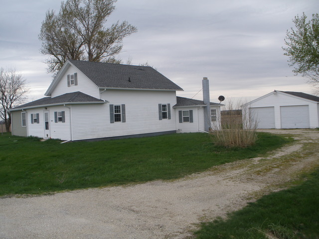 4103 E 7th Rd, Mendota, IL 61342 photo 1