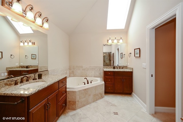16526 S Mueller Cir, Plainfield, IL 60586 photo 11