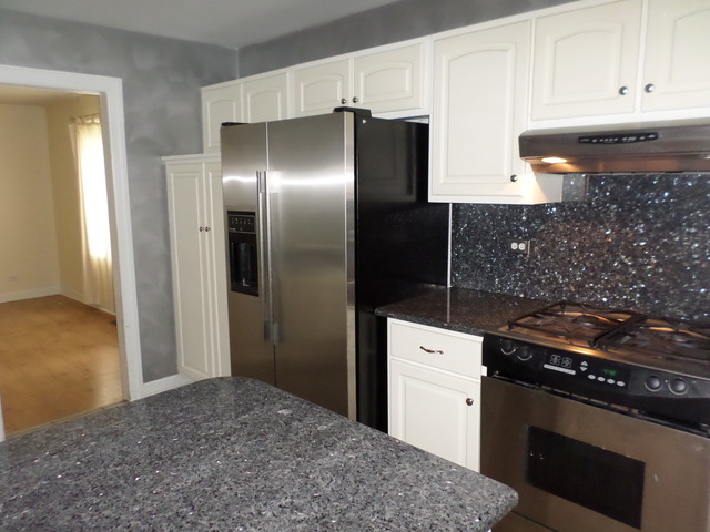 561 N 4th Ave, Addison, IL 60101 photo 5