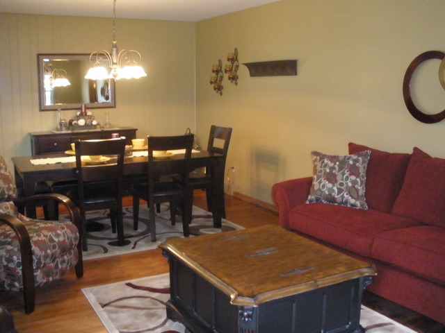 1117 White Ave, Aurora, IL 60506 photo 3