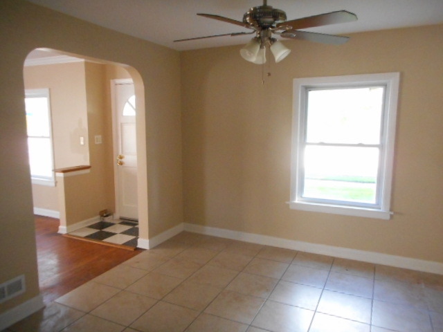446 E Thacker St, Des Plaines, IL 60016 photo 6