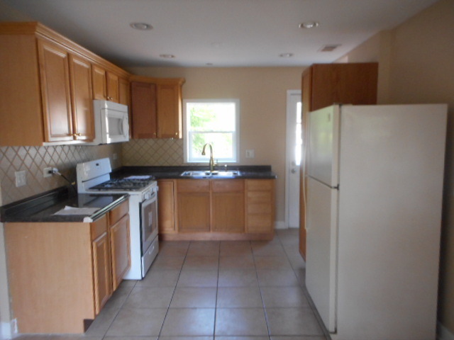 446 E Thacker St, Des Plaines, IL 60016 photo 7