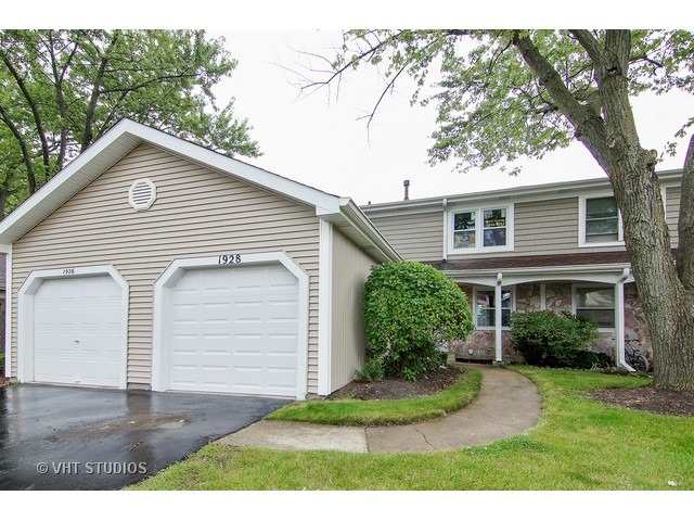 1928 Georgetown Ln, Hoffman Estates, IL 60169 photo 1