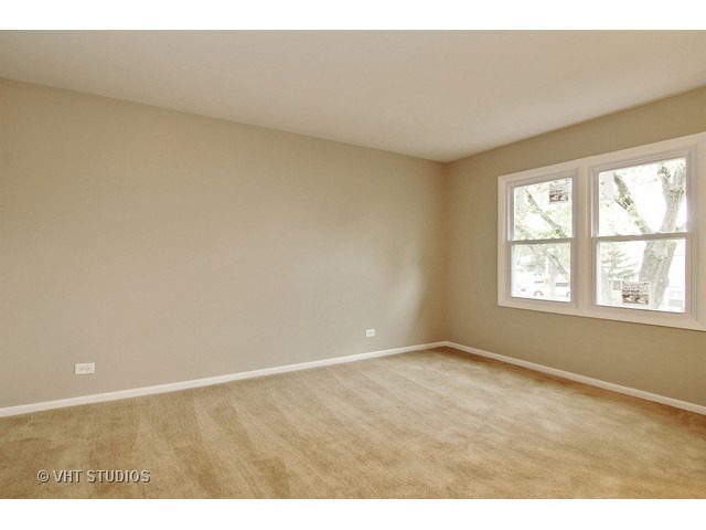 1928 Georgetown Ln, Hoffman Estates, IL 60169 photo 8