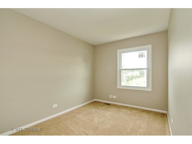 1928 Georgetown Ln, Hoffman Estates, IL 60169 photo 7