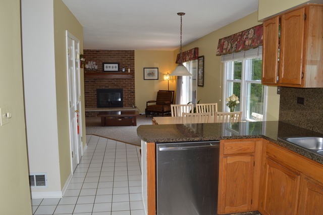 1608 Lois Ann Ln, Naperville, IL 60563 photo 7