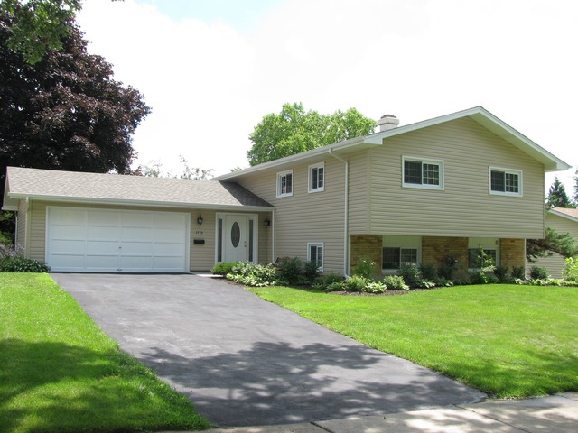 1735 Pierce Rd, Hoffman Estates, IL 60169 photo 1