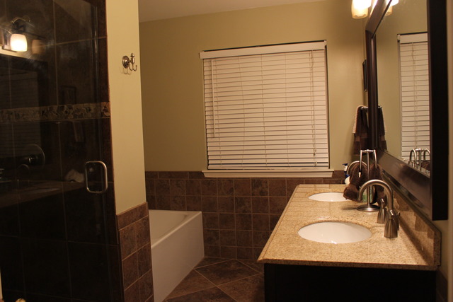 136 Troutman Dr, Bartlett, IL 60103 photo 9