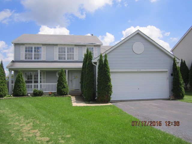 619 Woodbridge Dr, Elgin, IL 60124 photo 1