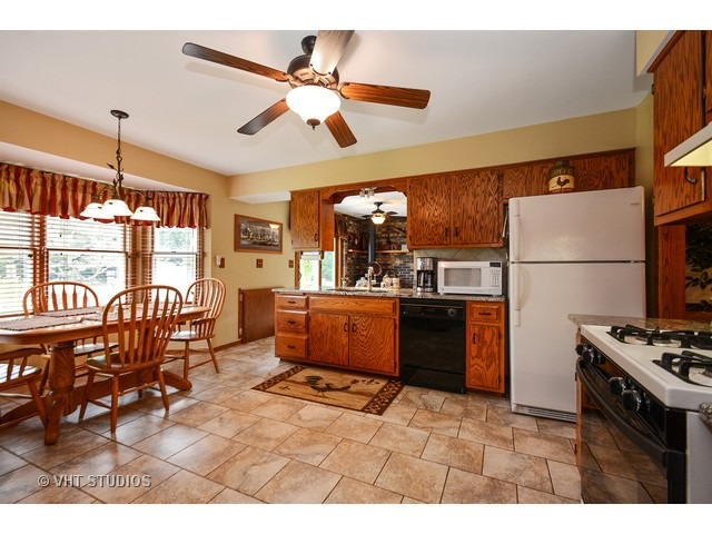 27001 S Beverly Dr, Monee, IL 60449 photo 4