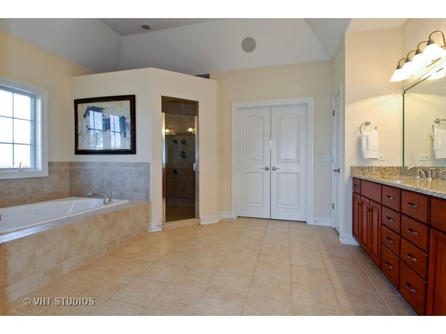24829 Petit Ct, Plainfield, IL 60586 photo 14