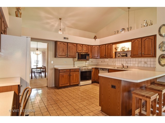 4615 Mckone Ct, Rolling Meadows, IL 60008 photo 5