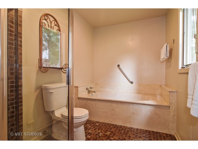4615 Mckone Ct, Rolling Meadows, IL 60008 photo 10